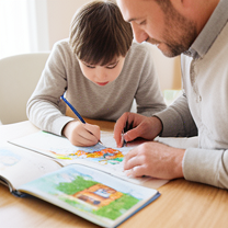 TELC B1.2 Bildbeschreibung: Parents helping children with homeschooling